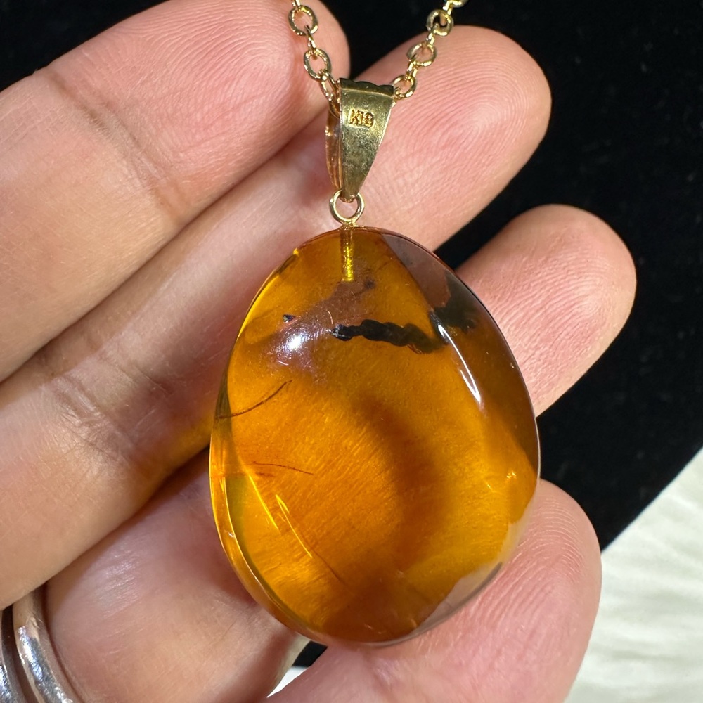 AMBER necklace in 18k gold and plated chain - Picture 17 of 17